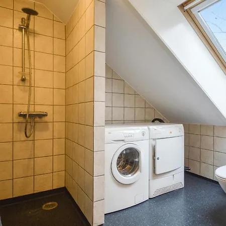 Amazing In W/ Wifi And 1 Bedrooms Apartamento Oksbøl